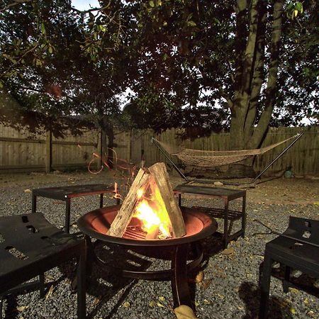 Spacious Bungalow With 6 Beds, Games, And Fire Pit - Close To Beale Street, Bbq, Graceland, & Liberty Bowl Memphis Bagian luar foto